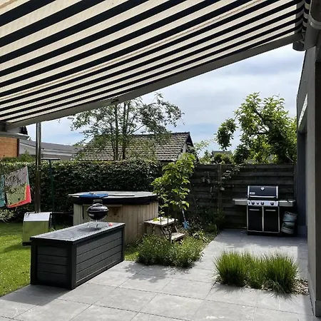 Great House 5' From Tomorrowland Villa Rumst